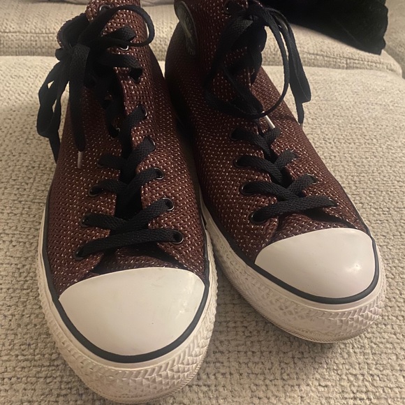 Chuck Taylor Converse - Picture 4 of 8